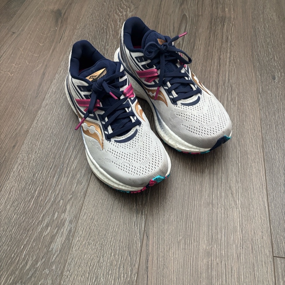 Saucony Triumph 20 White and Pink Athletic Sneakers